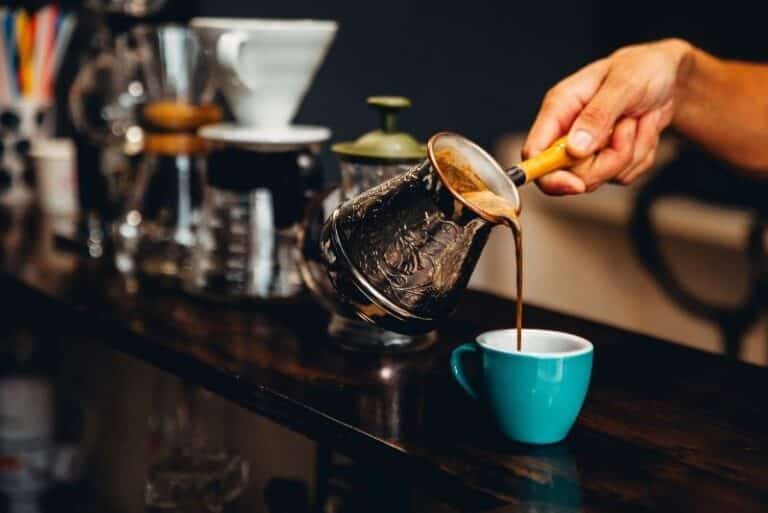 Dein traditioneller Kaffee-Genuss: Der “Kleiner Brauner”