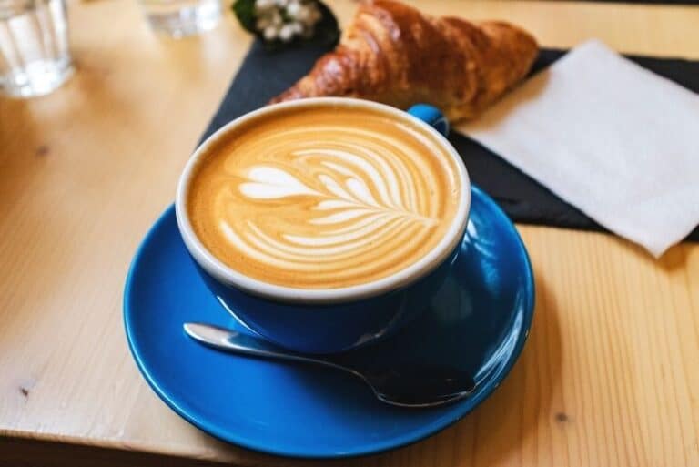 Flat White: Zubereitung & Unterschied zum Cappuccino